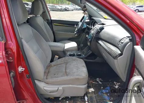 2011 Kia Sorento Lx z USA, uszkodzony, nr VIN 5XYKT3A19BG021998